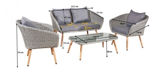 Lounge komplekts ar dīvānu, diviem krēsliem un vienu kafijas galdiņu. Ar spilveniem. Pelēks pinums