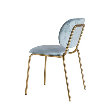 Restorāna krēsls ar gaiši zilu samta audumu sēdeklī un atzveltnē un rāmis zelta apdarē