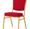 Banketu krēsls ar sarkanu audumu un zelta rāmi
