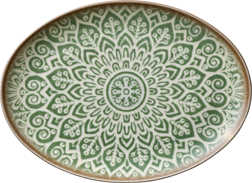 Ovāls porcelāna šķīvis ar zaļu austrumniecisku rakstu, ideāli piemērots restorānu vai kafejnīcu pamatēdieniem.