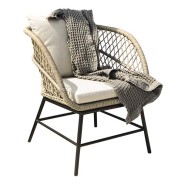 „HoReCa“ fotelis / kėdė, skirta naudoti lauke restoranuose ar kavinėse. Aliuminio rėmas ir PE vytelės natūralios spalvos